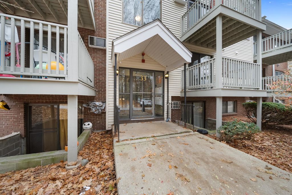 Photo of 33 Andrew Street #26, Manchester, NH 03104 (MLS # 5070976)