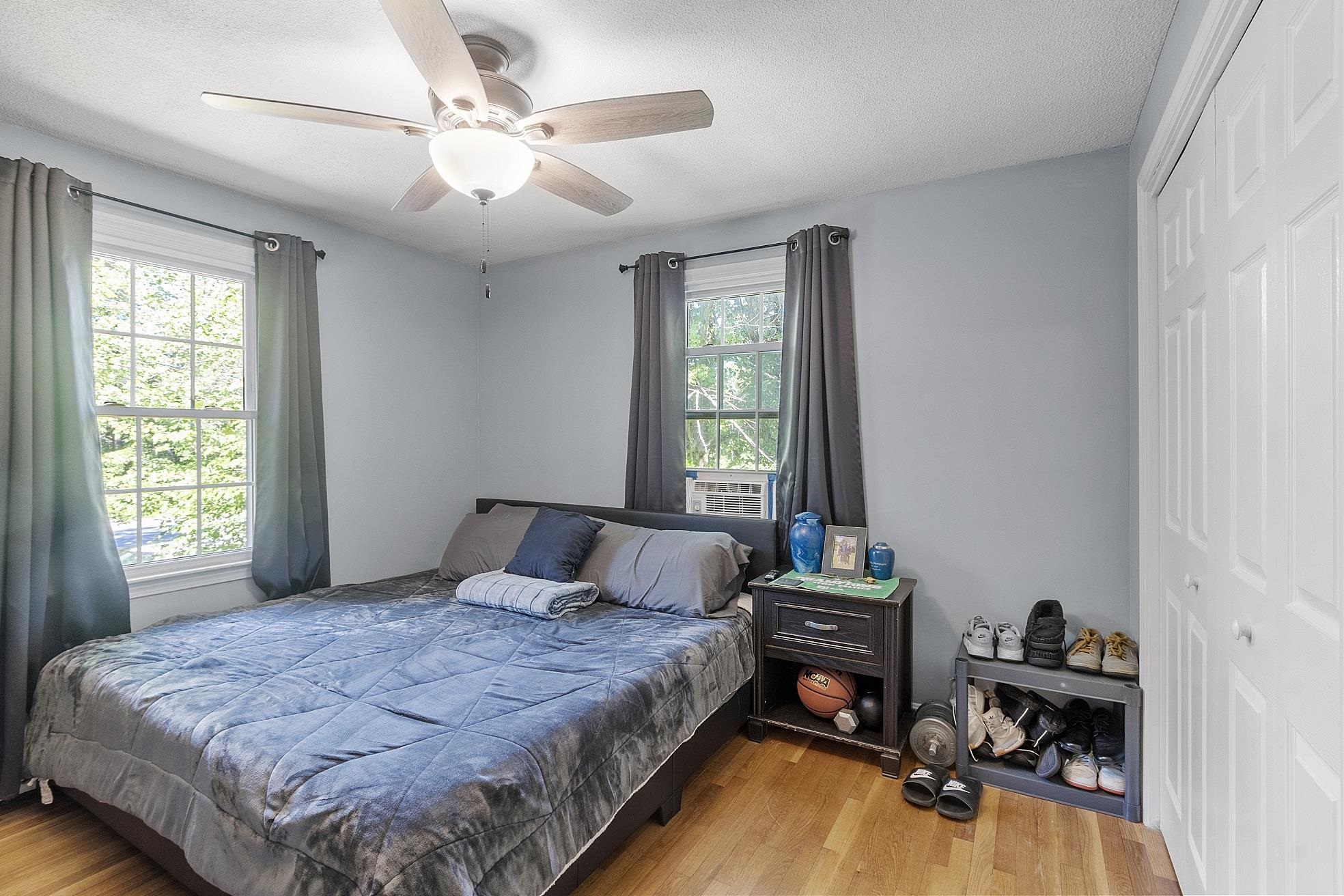 Derry, New Hampshire 03038, United States, 3 Bedrooms Bedrooms, ,2 BathroomsBathrooms,Residential,Pending,204111