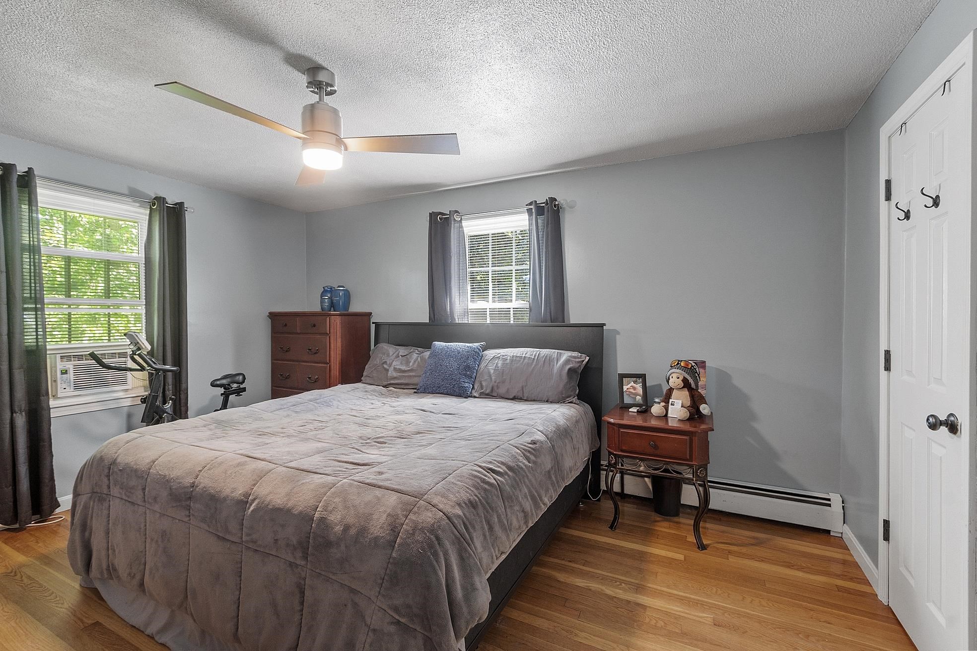 Derry, New Hampshire 03038, United States, 3 Bedrooms Bedrooms, ,2 BathroomsBathrooms,Residential,Pending,204111