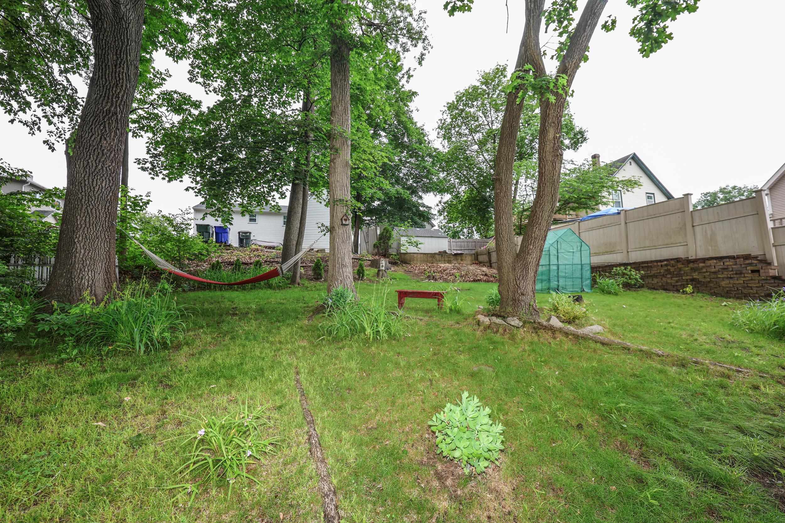 164 Rochelle Avenue