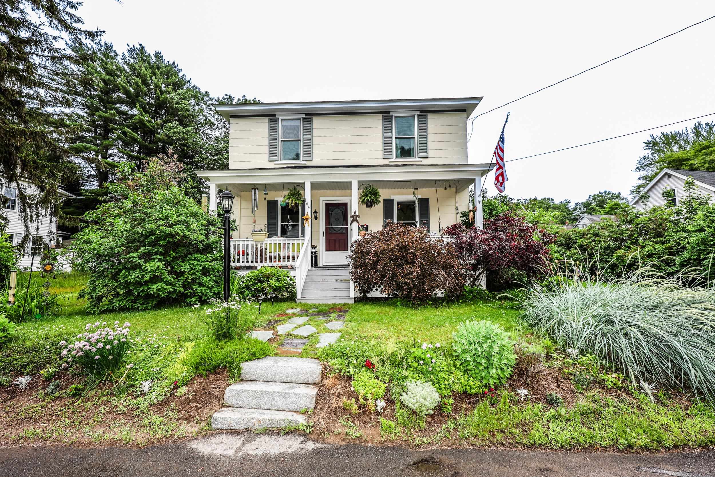 164 Rochelle Avenue