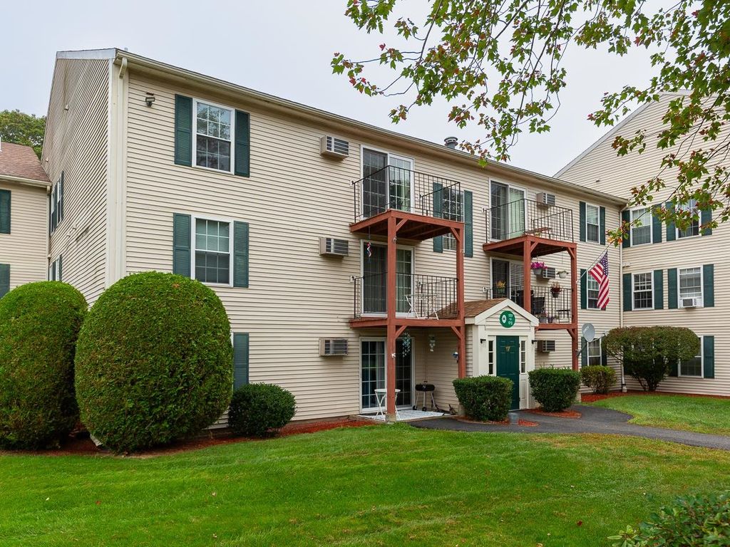 Photo of 1708 White Cedar Boulevard, Portsmouth, NH 03801 (MLS # 5063264)