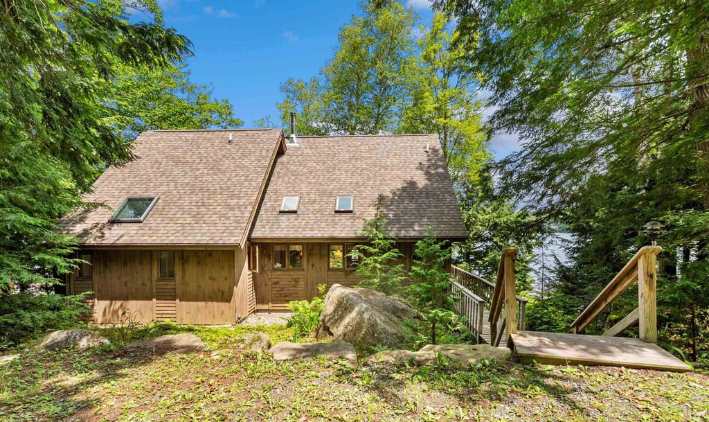Photo of 334 Bay Point Road, Sunapee, NH 03782 (MLS # 5053418)
