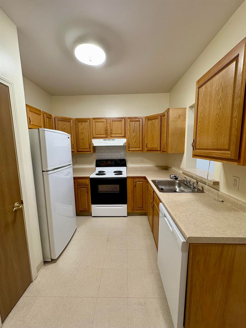 Photo of 18 Harbor Avenue #103, Nashua, NH 03060 (MLS # 5069767)