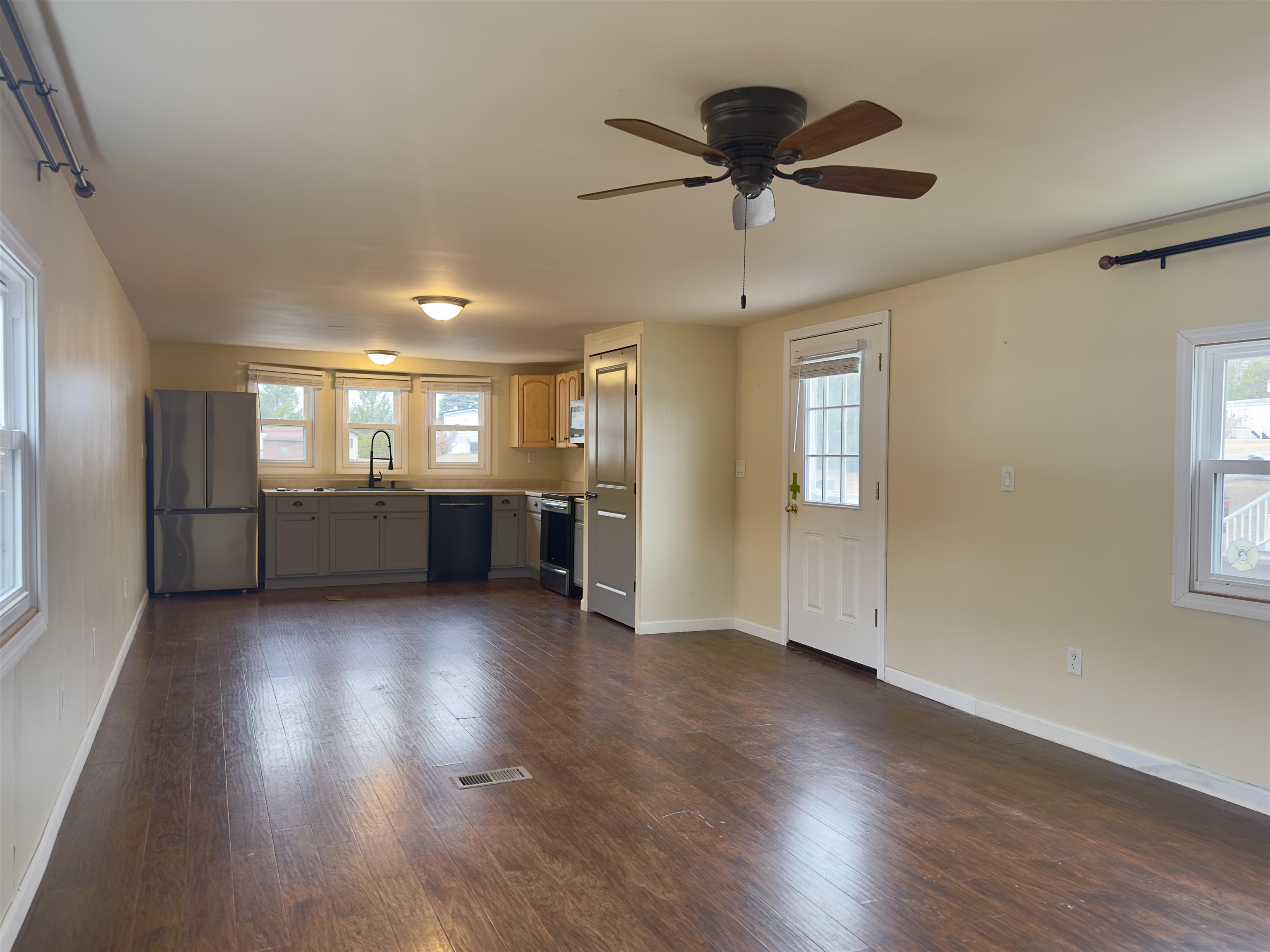 35 Circle Drive