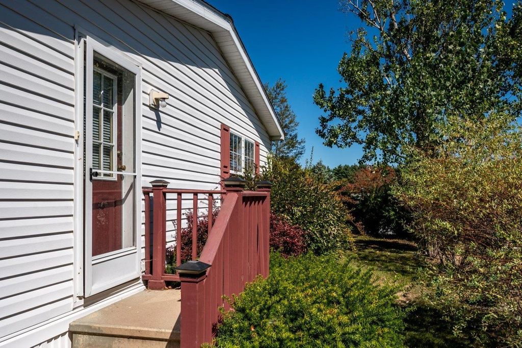 Photo of 8 Shiloh Drive, Rochester, NH 03867 (MLS # 5062384)