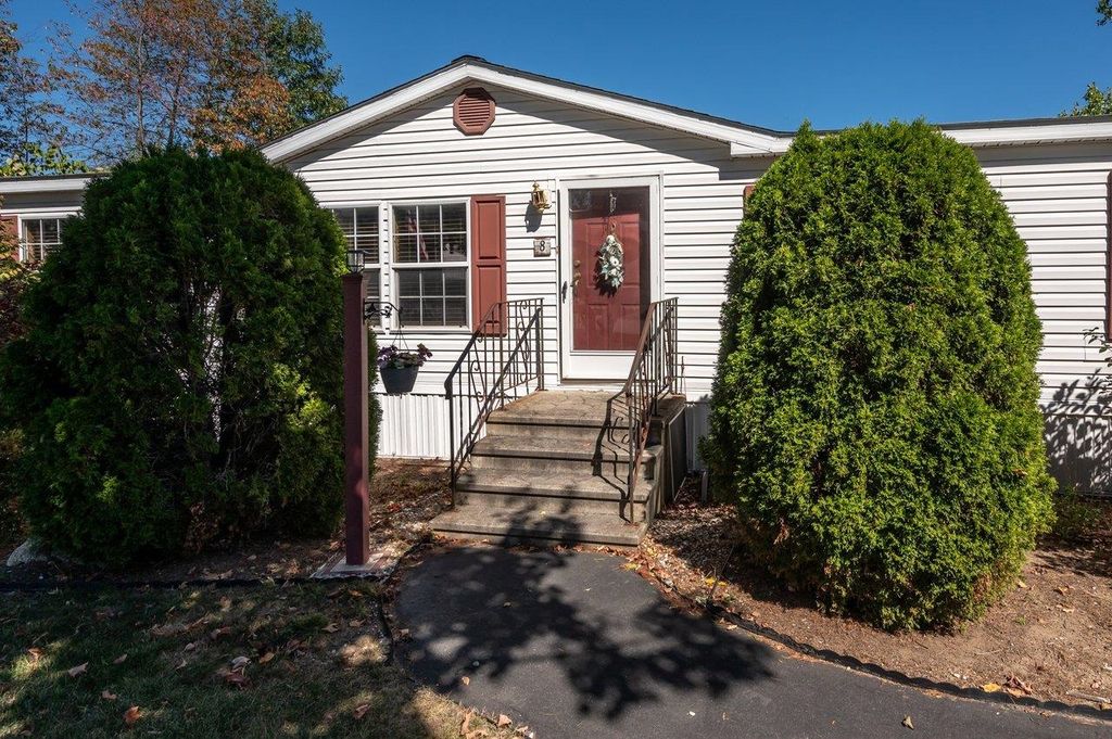 Photo of 8 Shiloh Drive, Rochester, NH 03867 (MLS # 5062384)