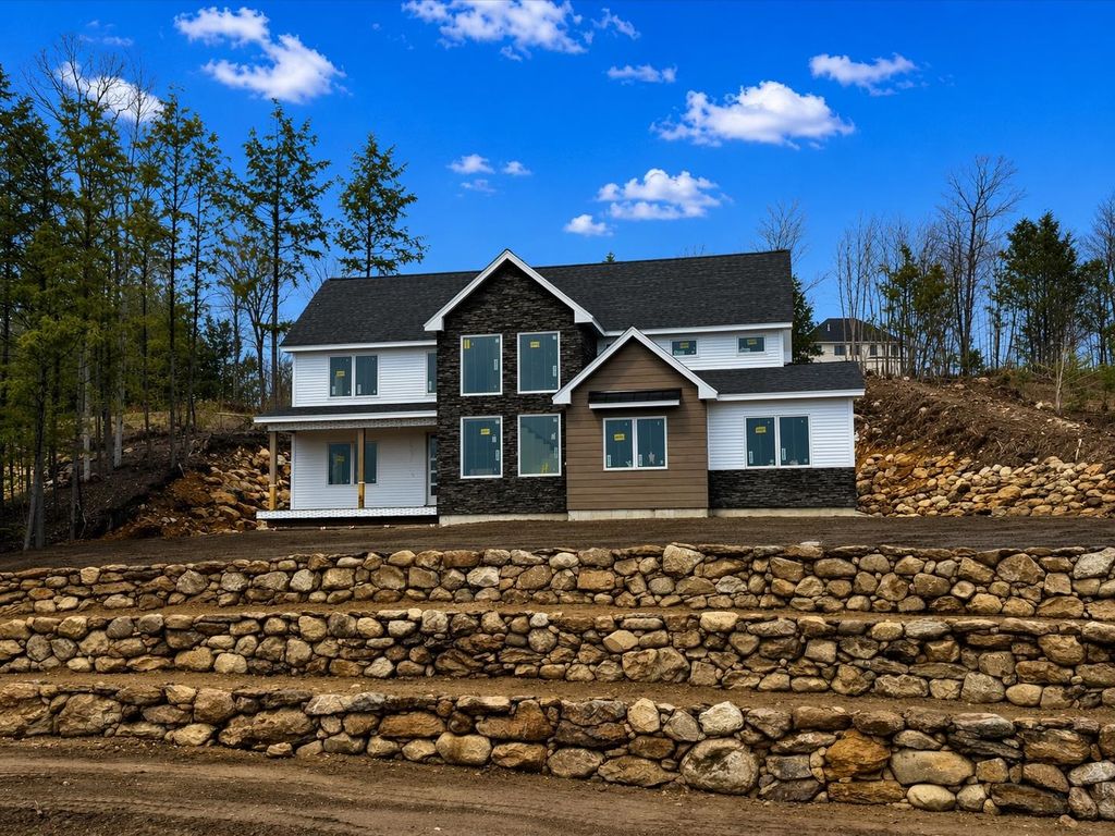 Photo of 25 Indian Rock Road, Bedford, NH 03110 (MLS # 5083990)