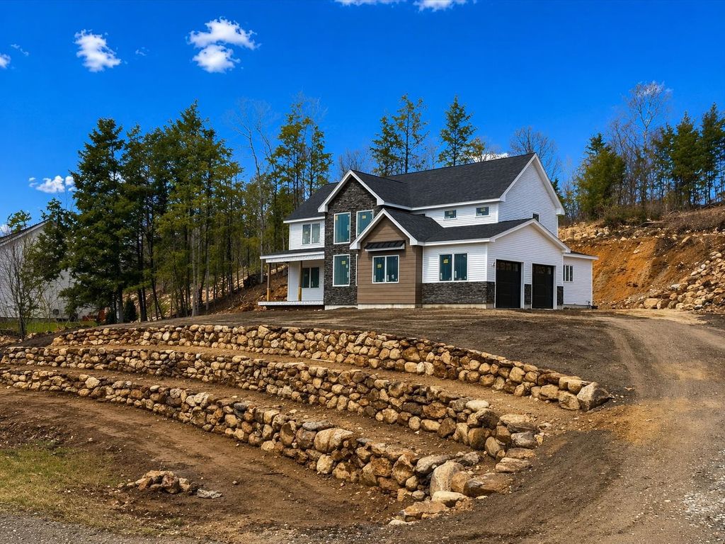 Photo of 25 Indian Rock Road, Bedford, NH 03110 (MLS # 5083990)