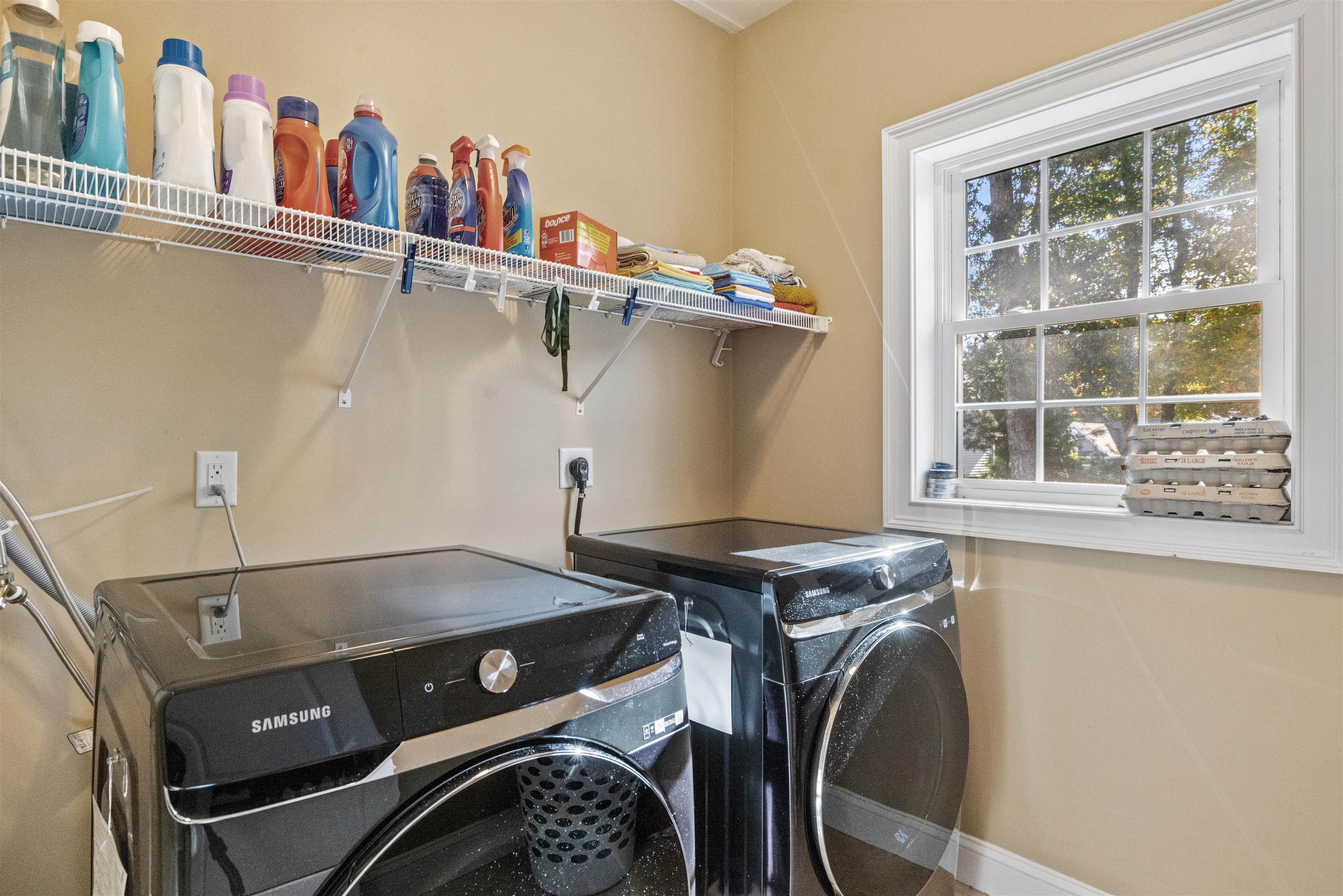 Auburn, New Hampshire 03032, United States, 4 Bedrooms Bedrooms, ,3 BathroomsBathrooms,Residential,Active,224345