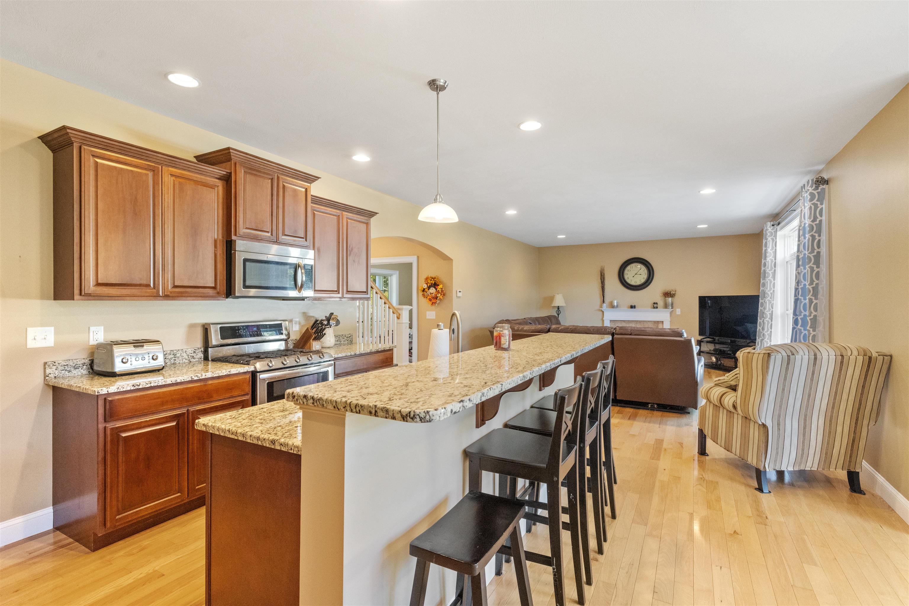 Auburn, New Hampshire 03032, United States, 4 Bedrooms Bedrooms, ,3 BathroomsBathrooms,Residential,Active,224345