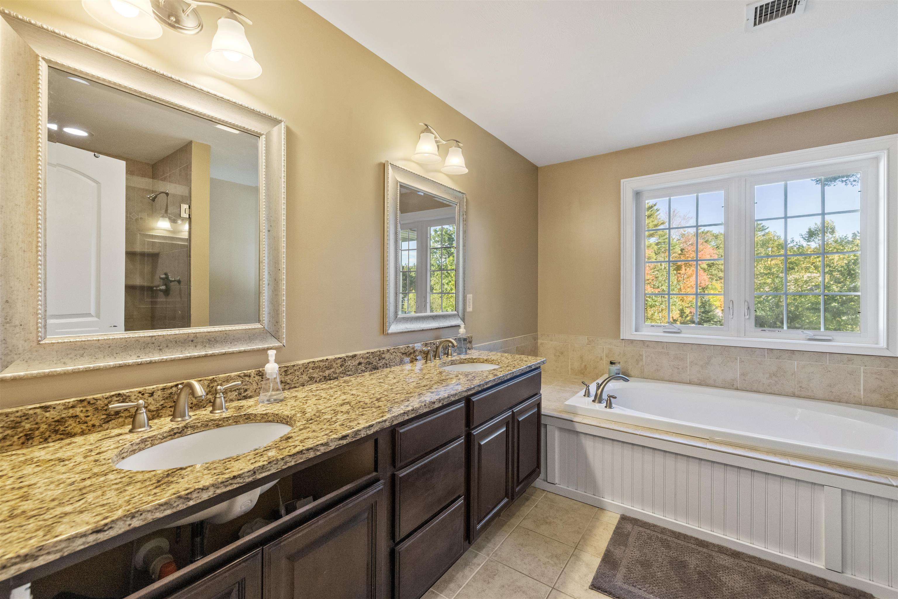 Auburn, New Hampshire 03032, United States, 4 Bedrooms Bedrooms, ,3 BathroomsBathrooms,Residential,Active,224345