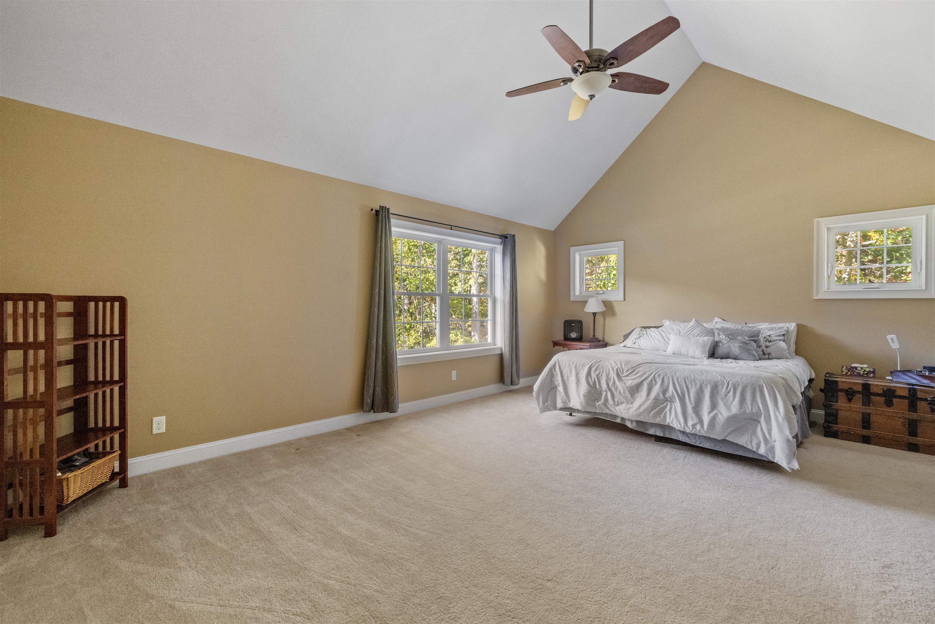 Auburn, New Hampshire 03032, United States, 4 Bedrooms Bedrooms, ,3 BathroomsBathrooms,Residential,Active,224345