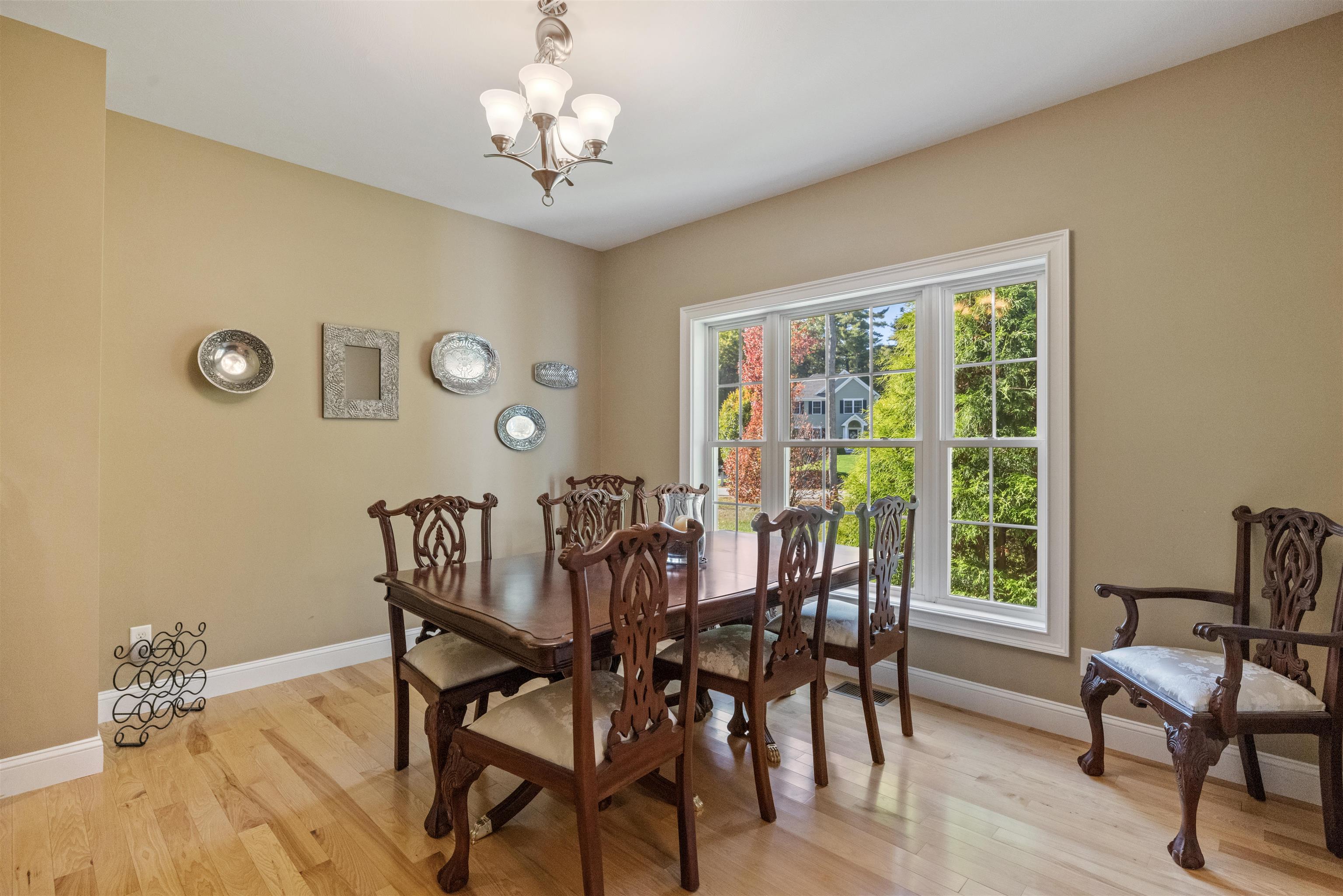 Auburn, New Hampshire 03032, United States, 4 Bedrooms Bedrooms, ,3 BathroomsBathrooms,Residential,Active,224345