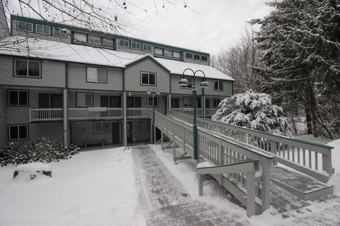 Photo of 8 Emerson Way #F5, Waterville Valley, NH 03215 (MLS # 5071259)