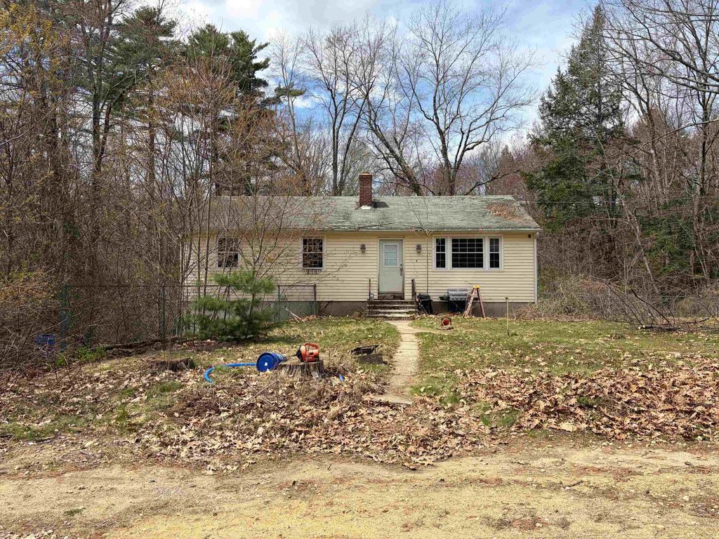 Photo of 6 Fuller Lane, Epping, NH 03042 (MLS # 5085487)