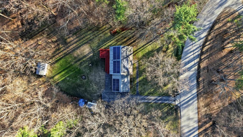 Photo of 27 Winslow Farm Road, Hudson, NH 03051 (MLS # 5084300)