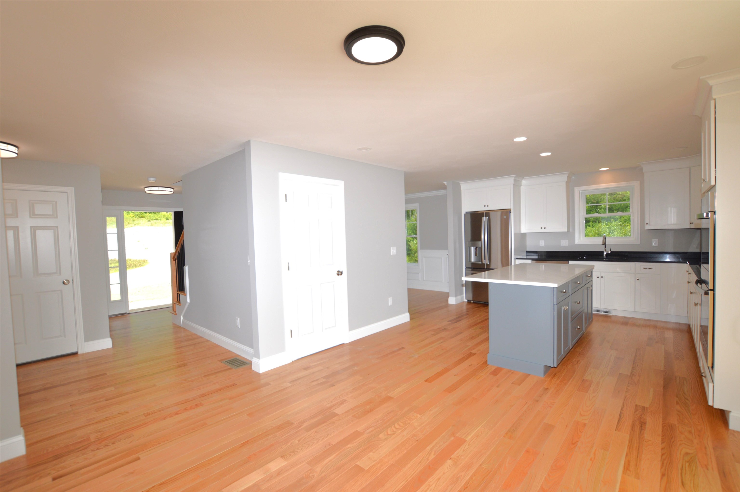 Concord, New Hampshire 03301, United States, 3 Bedrooms Bedrooms, ,3 BathroomsBathrooms,Residential,Active,117114