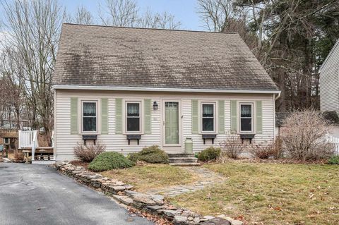 11 Linden Street Hudson NH 03051