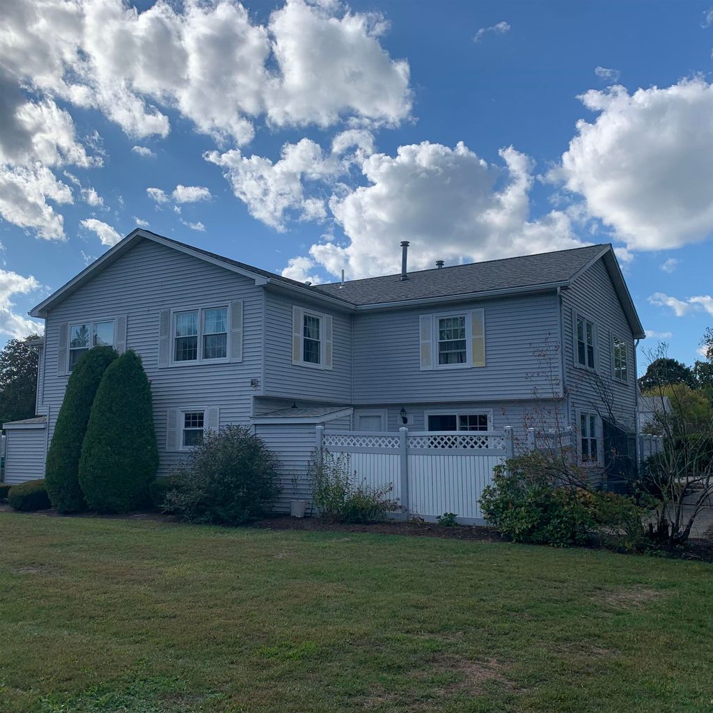 Photo of 24 SPRINGFIELD Estate #24, Rochester, NH 03867 (MLS # 5063730)