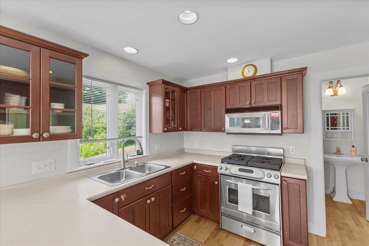 Waterbury, Vermont 05676, United States, 3 Bedrooms Bedrooms, ,3 BathroomsBathrooms,Residential,Active,173723