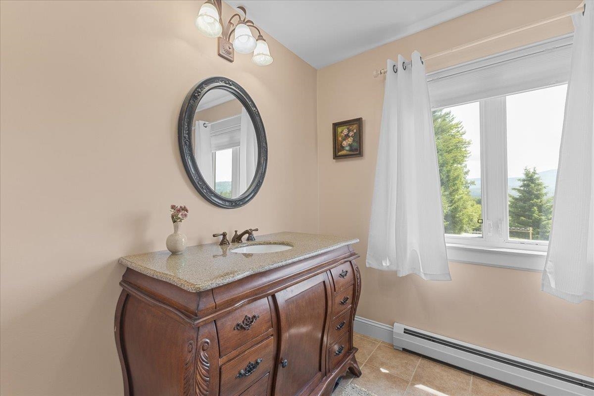 Waterbury, Vermont 05676, United States, 3 Bedrooms Bedrooms, ,3 BathroomsBathrooms,Residential,Active,173723