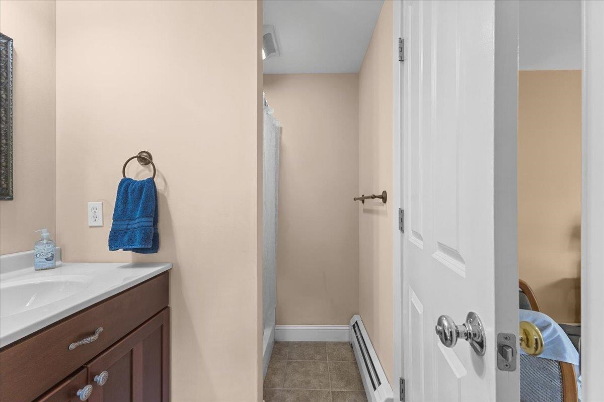 Waterbury, Vermont 05676, United States, 3 Bedrooms Bedrooms, ,3 BathroomsBathrooms,Residential,Active,173723