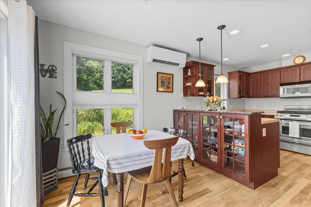 Waterbury, Vermont 05676, United States, 3 Bedrooms Bedrooms, ,3 BathroomsBathrooms,Residential,Active,173723