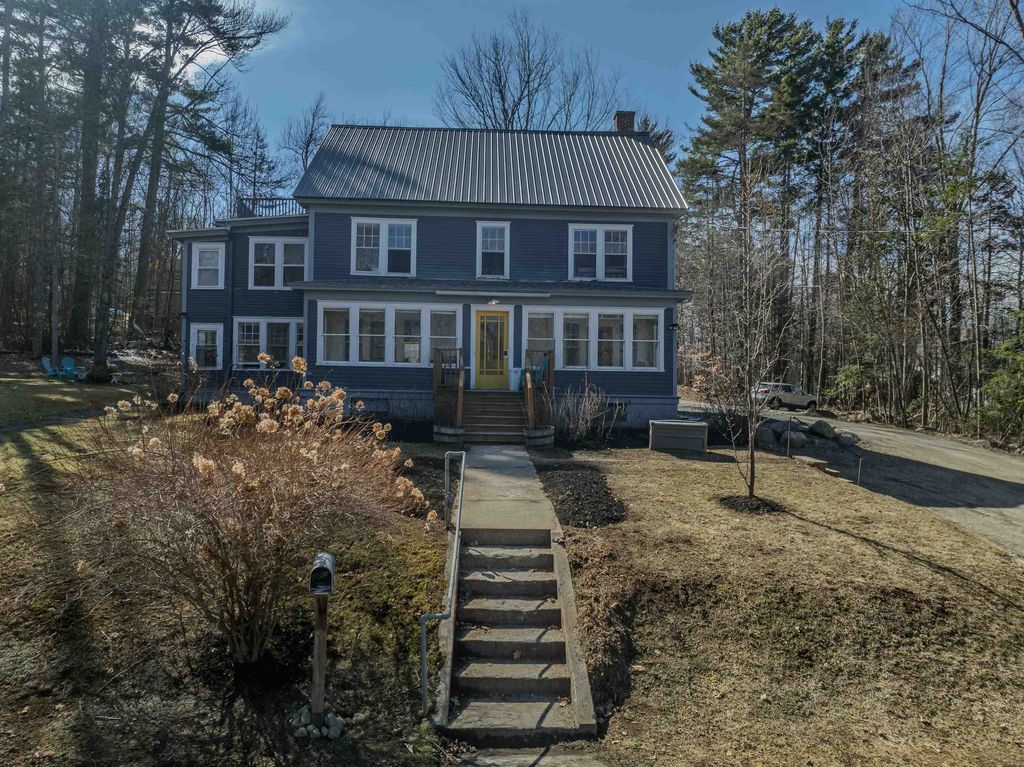 Photo of 92 Pinewood Avenue, Bethlehem, NH 03574 (MLS # 5083321)