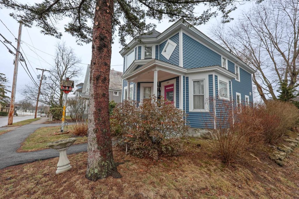 Photo of 414 Walnut Street, Manchester, NH 03104 (MLS # 5082198)