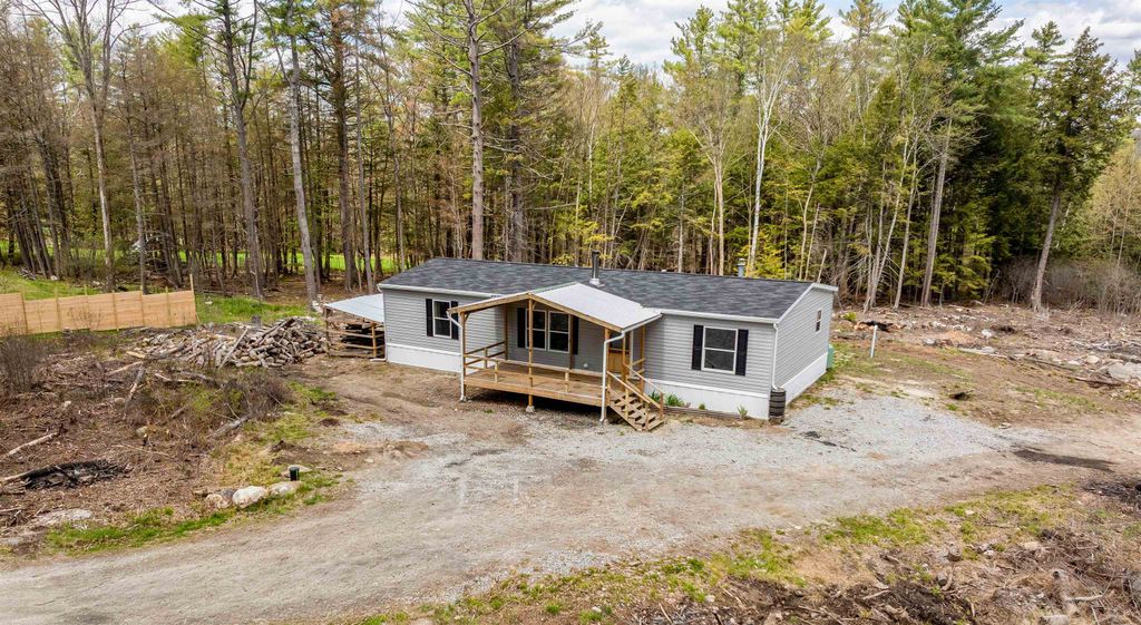 Photo of 416 Bradford Road, Newport, NH 03773 (MLS # 5088711)