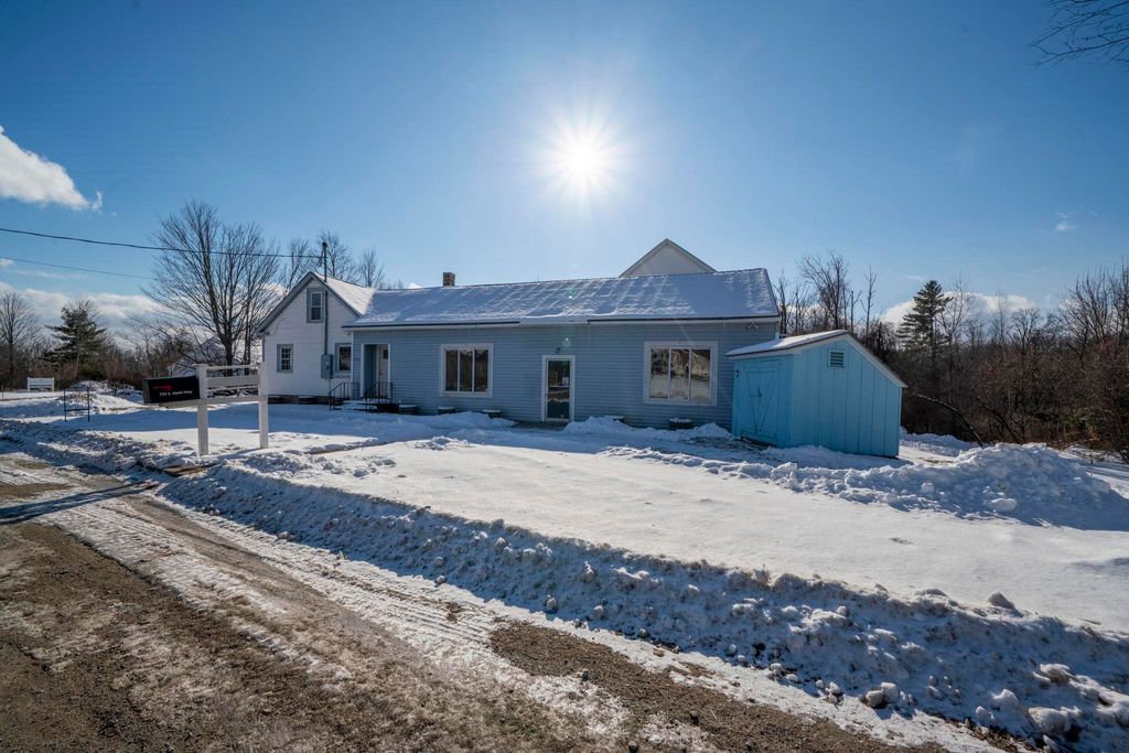 Photo of 733 South Stark Highway, Weare, NH 03281 (MLS # 5074852)