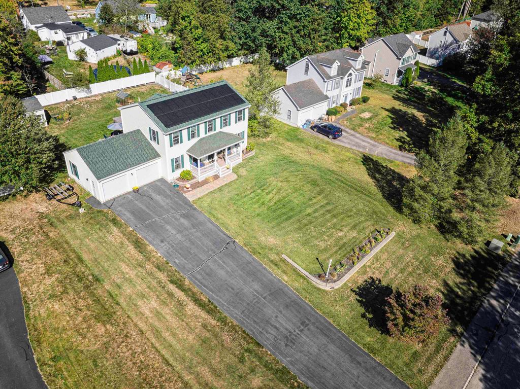 Photo of 24 Conifer Commons, Dover, NH 03820 (MLS # 5062372)