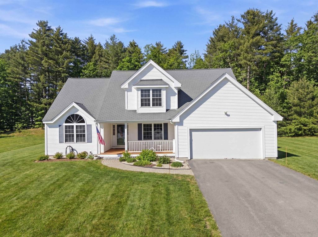 Photo of 6 Patricia Lane, Amherst, NH 03031 (MLS # 5082390)