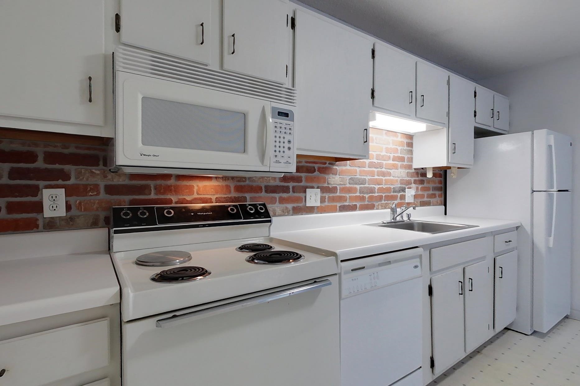 8 Saint James Place 803