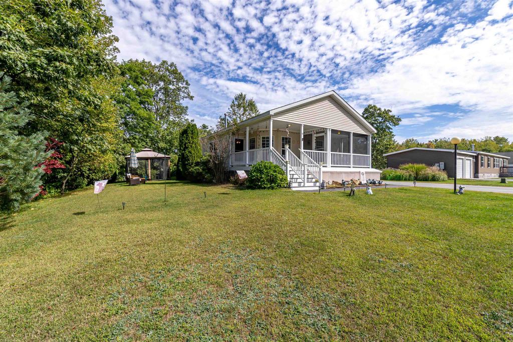 Photo of 10 Tumbleweed Drive, Rochester, NH 03867 (MLS # 5062575)