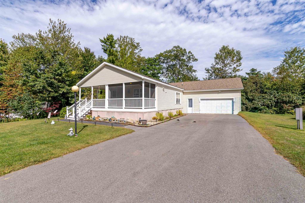 Photo of 10 Tumbleweed Drive, Rochester, NH 03867 (MLS # 5062575)