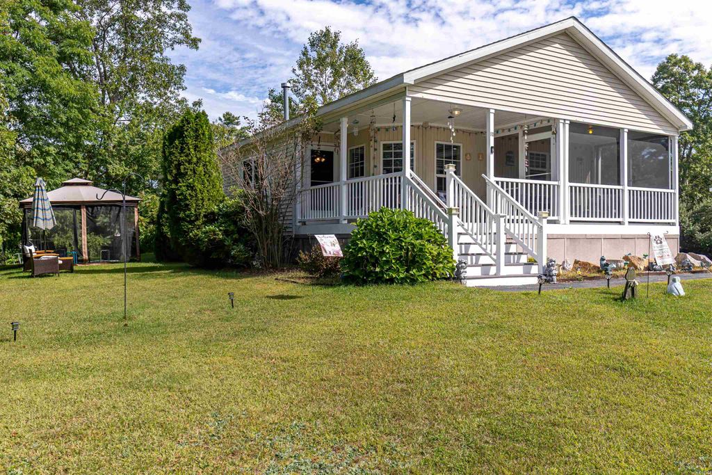 Photo of 10 Tumbleweed Drive, Rochester, NH 03867 (MLS # 5062575)