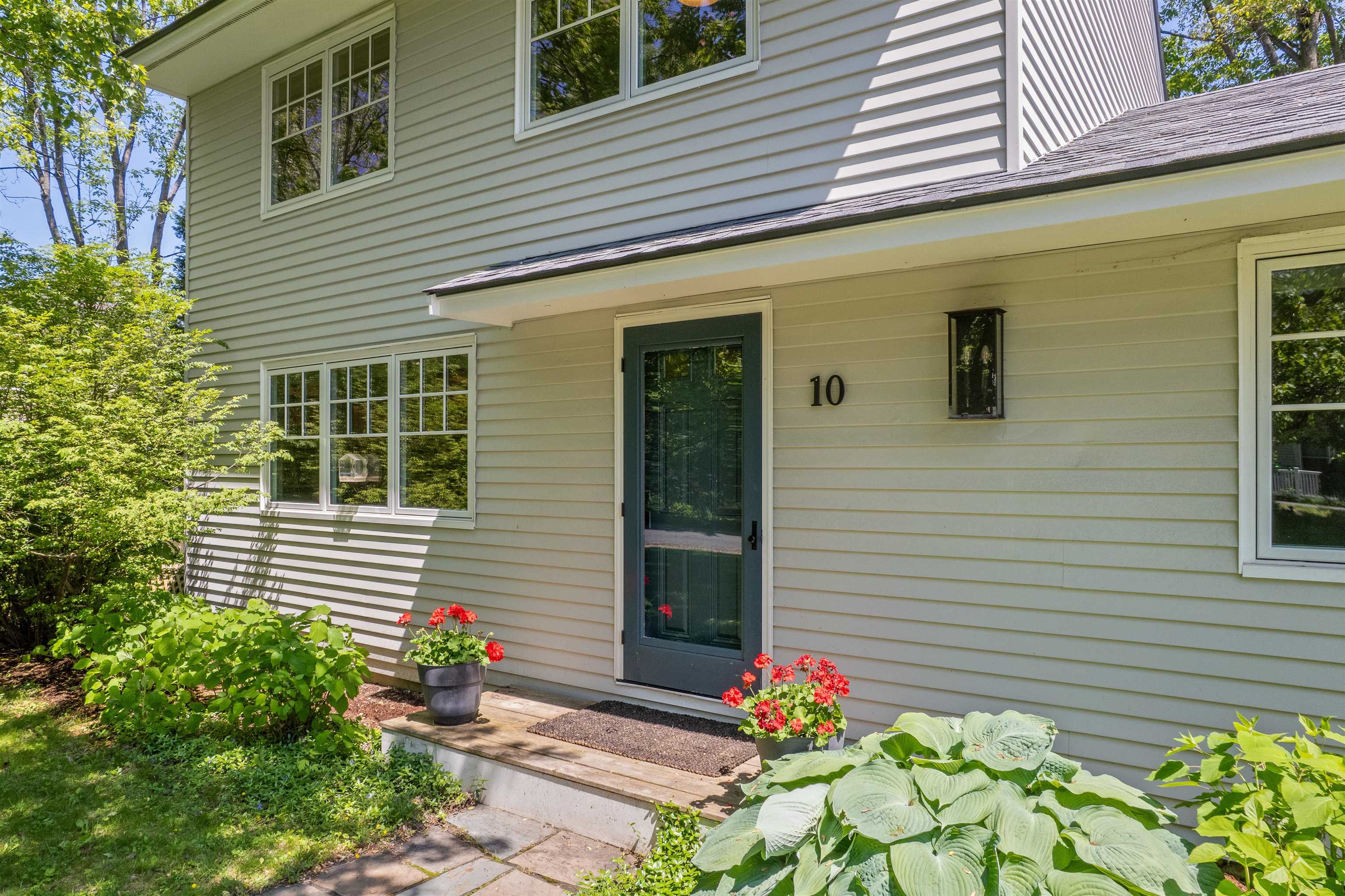10 Curtiss Road
