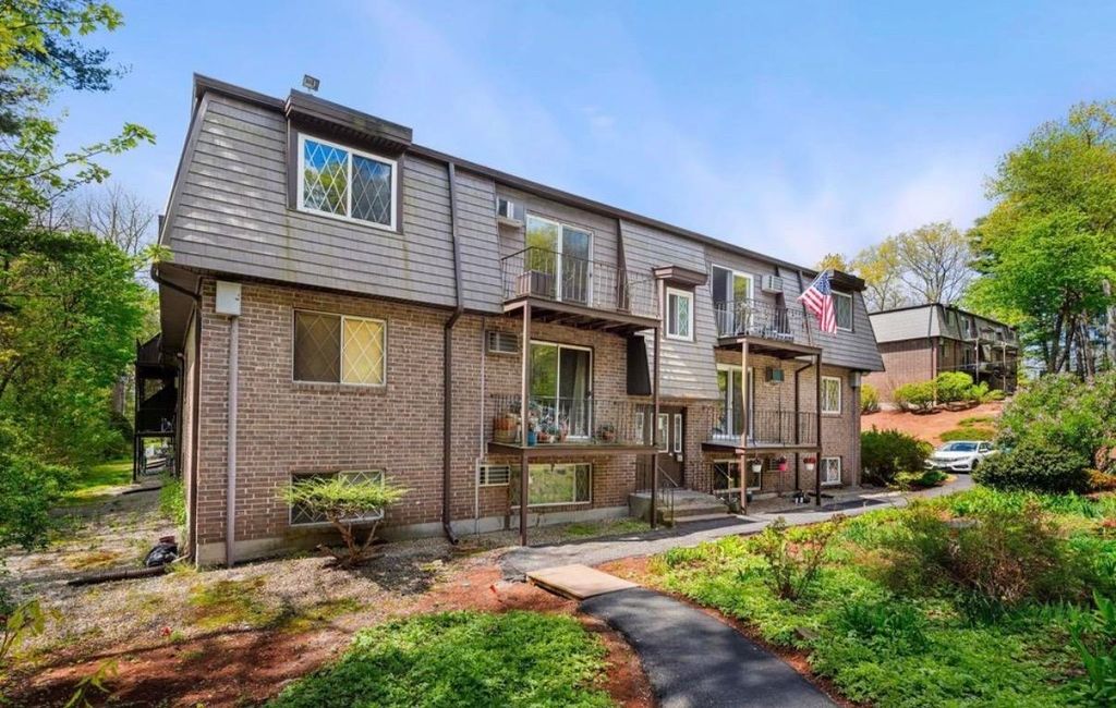 Photo of 3 Pembroke Drive #15, Derry, NH 03038 (MLS # 5088365)