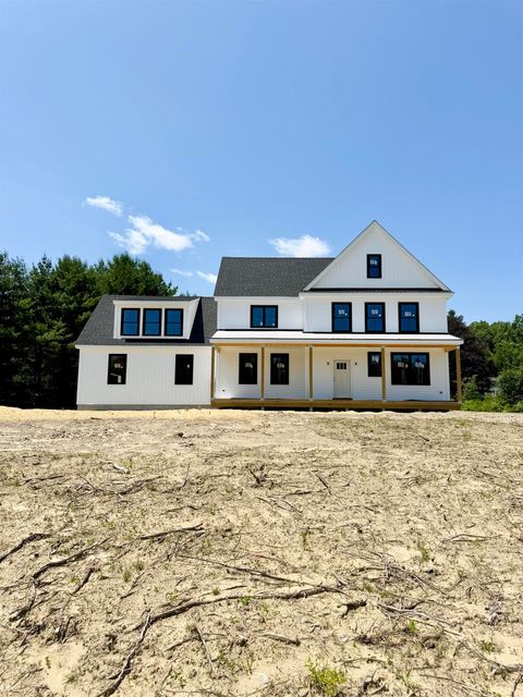 Photo of 253 Amesbury Road, Kensington, NH 03833 (MLS # 5028375)