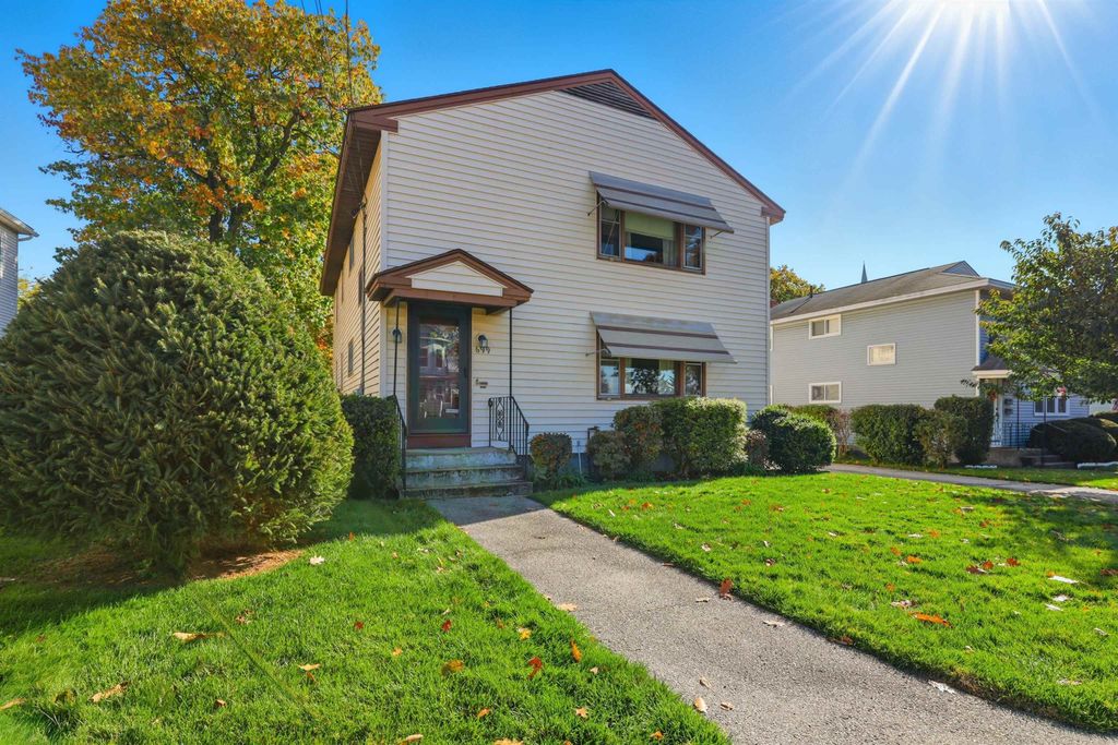 Photo of 699 Chestnut Street, Manchester, NH 03104 (MLS # 5067253)