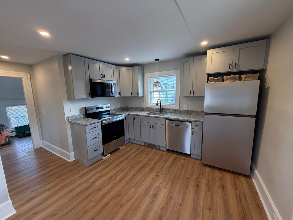 Photo of 319 Jewett Street, Manchester, NH 03103 (MLS # 5079927)