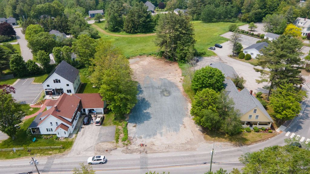 Photo of 10 Main Street, New London, NH 03257 (MLS # 5081266)