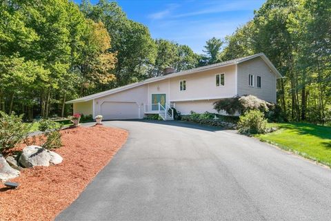 12 Oriole Road Windham NH 03087