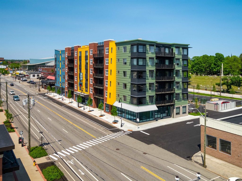 Photo of 409 Elm Street #303, Manchester, NH 03101 (MLS # 5064514)