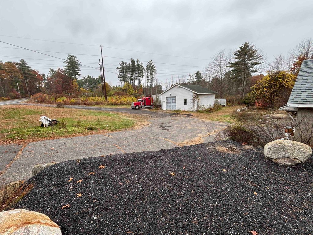 Photo of 19 Auburn Road, Londonderry, NH 03053 (MLS # 5068689)