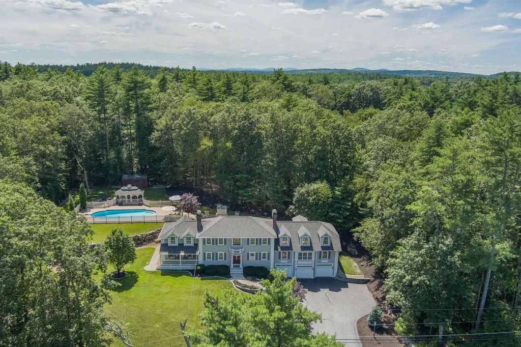 Photo of 127 Hooksett Road, Auburn, NH 03032 (MLS # 5089008)