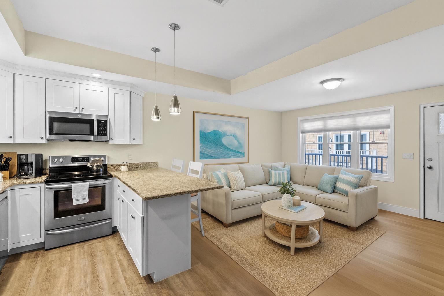 128 Ashworth Avenue 303