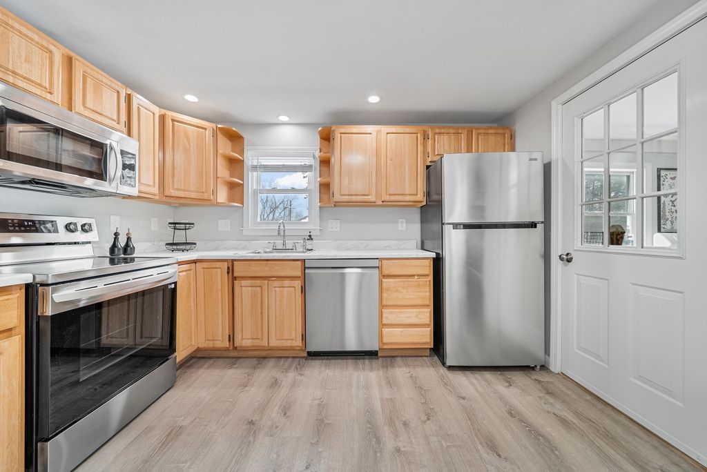 Photo of 27 Wason Avenue, Nashua, NH 03060 (MLS # 5076493)